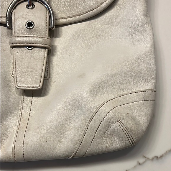 Coach Cream Leather Shoulder Bag with Adjustable Strap - Picture 4 of 14